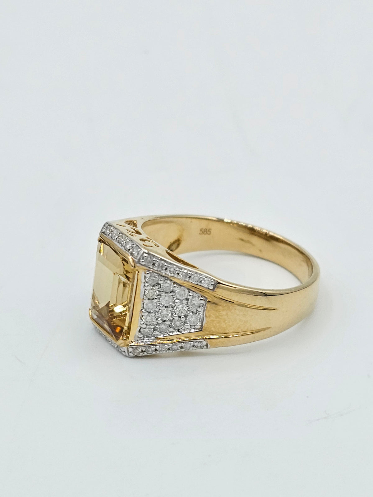 The Golden Monarch | 2.97ct Golden Beryl & Diamond Men’s Ring
