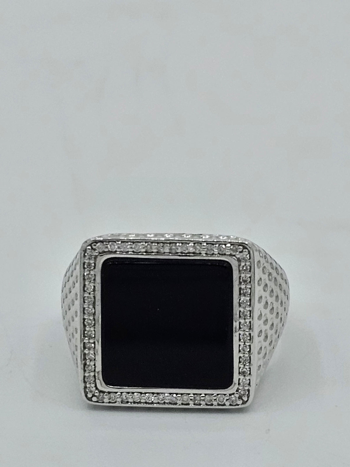 The Onyx Regent | 14ct White Gold, Black Onyx & Diamond Men’s Ring