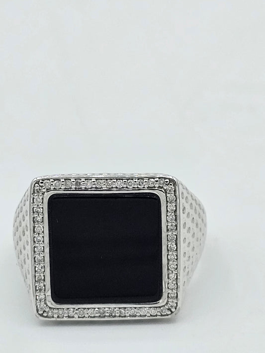 The Onyx Regent | 14ct White Gold, Black Onyx & Diamond Men’s Ring