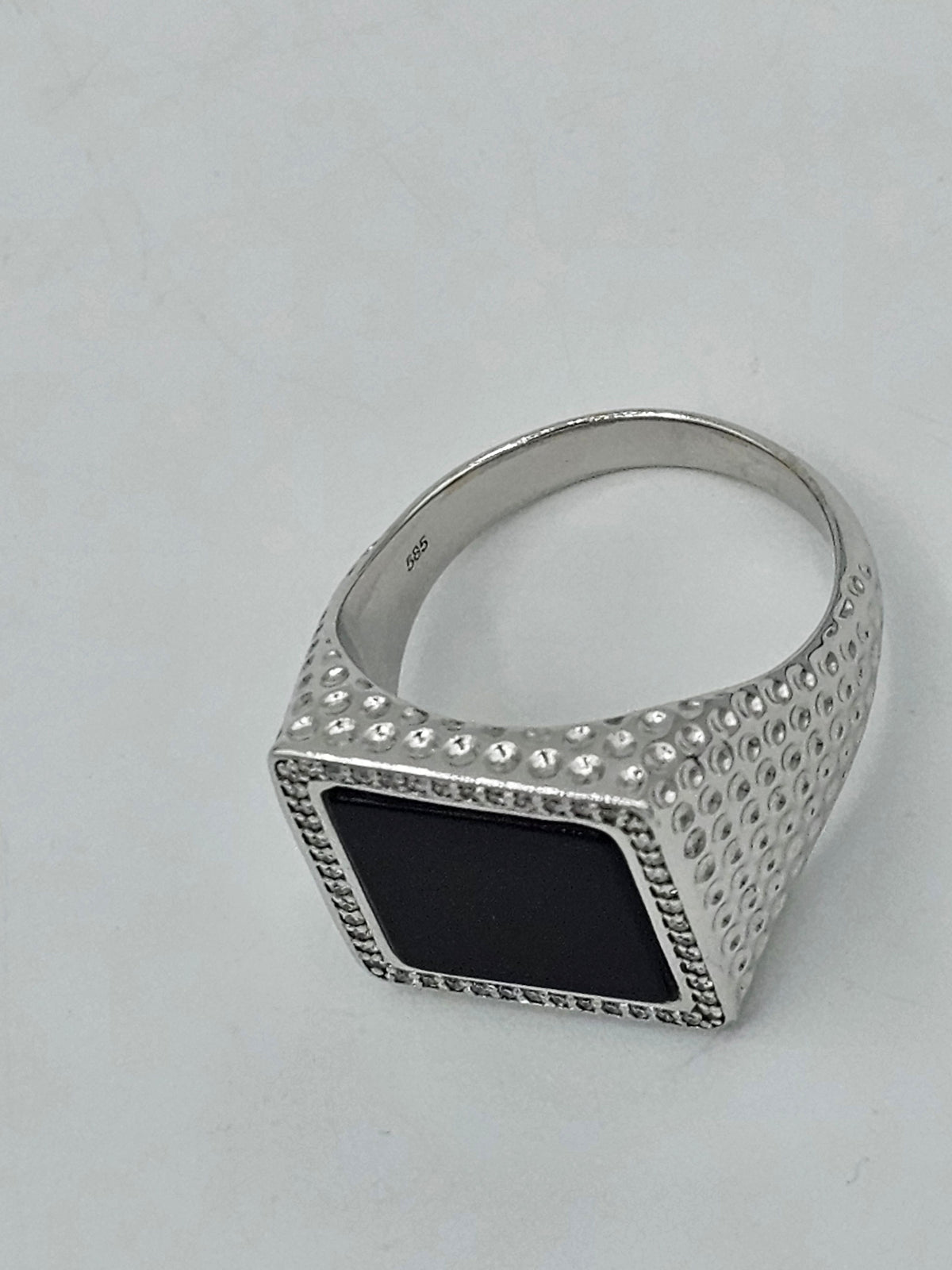 The Onyx Regent | 14ct White Gold, Black Onyx & Diamond Men’s Ring