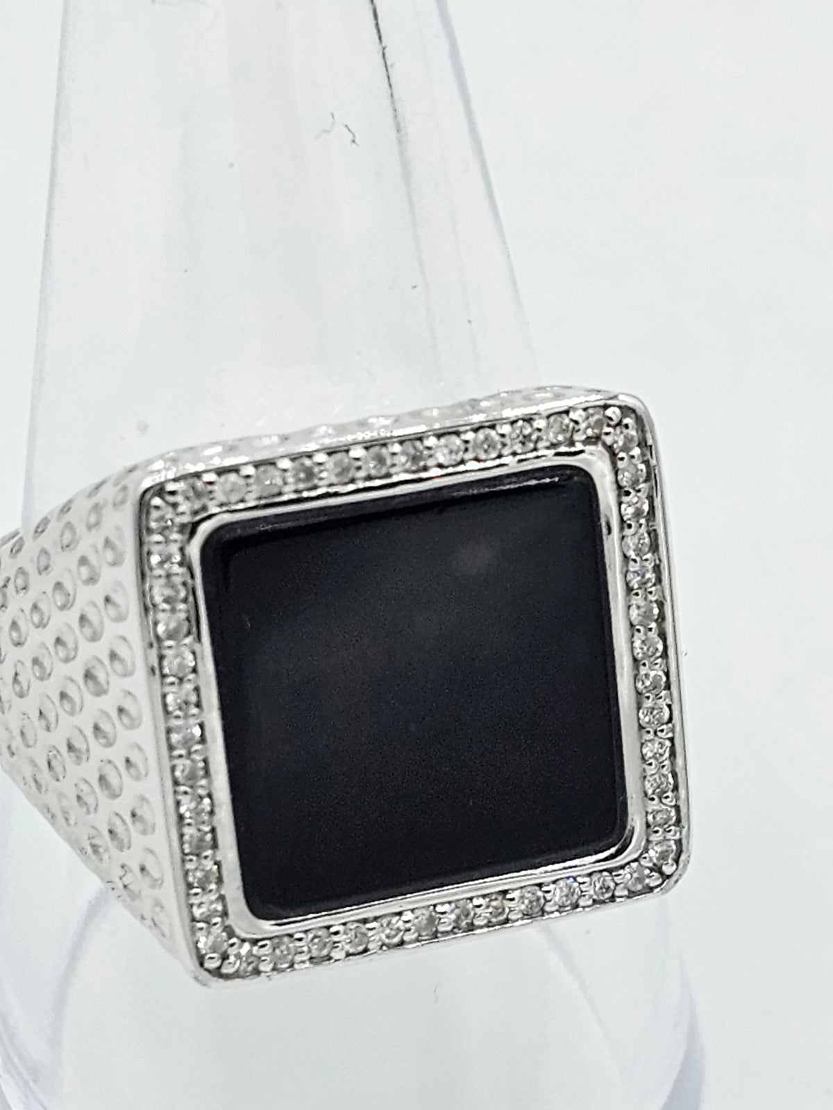 The Onyx Regent | 14ct White Gold, Black Onyx & Diamond Men’s Ring