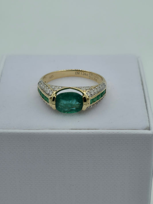 The Emerald Regent | 14ct Yellow Gold, Emerald & Diamond Ring