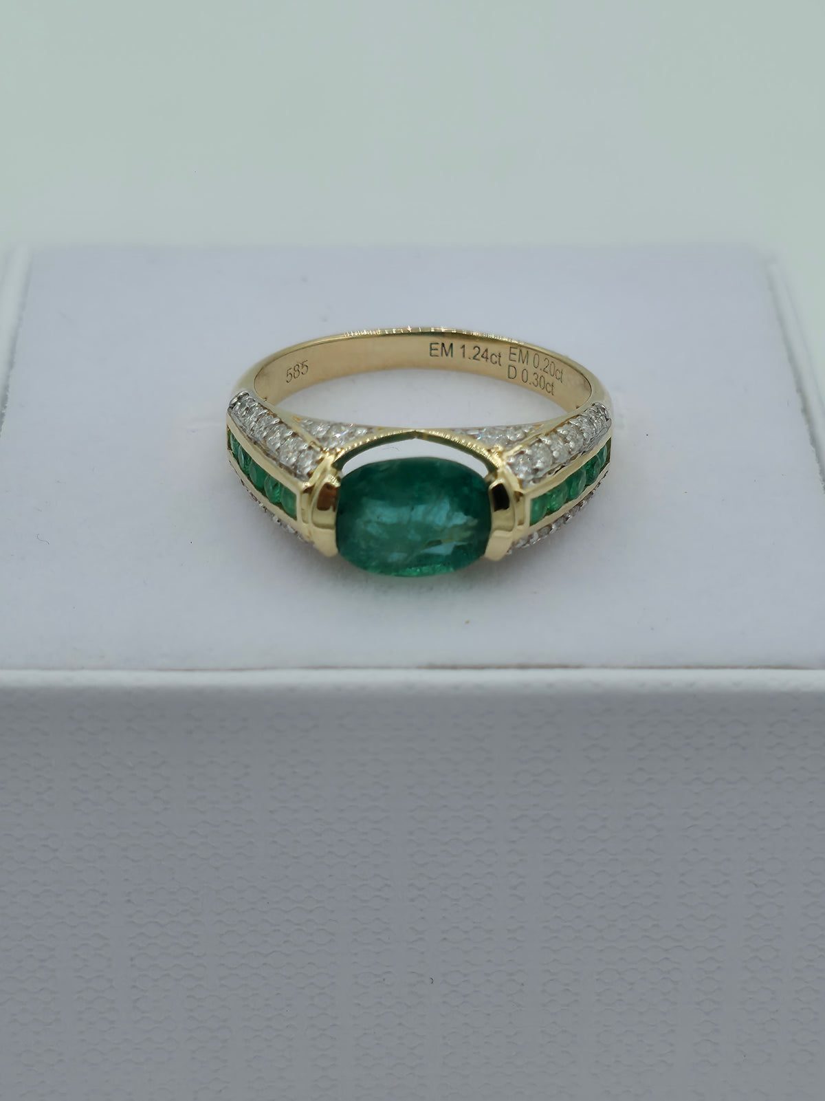 The Emerald Regent | 14ct Yellow Gold, Emerald & Diamond Ring