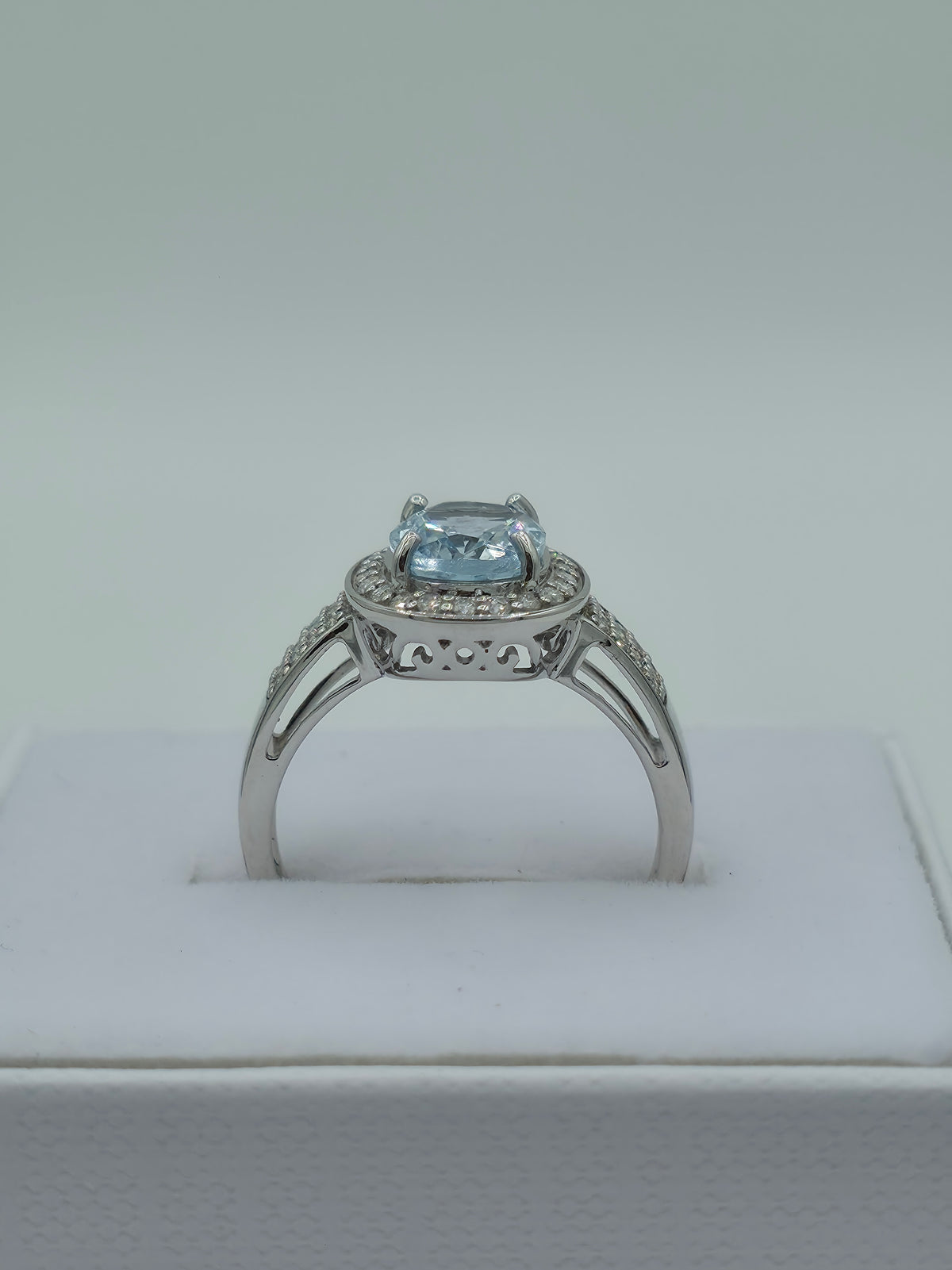The Aquamarine Halo | 14ct White Gold, Aquamarine & Diamond Ring