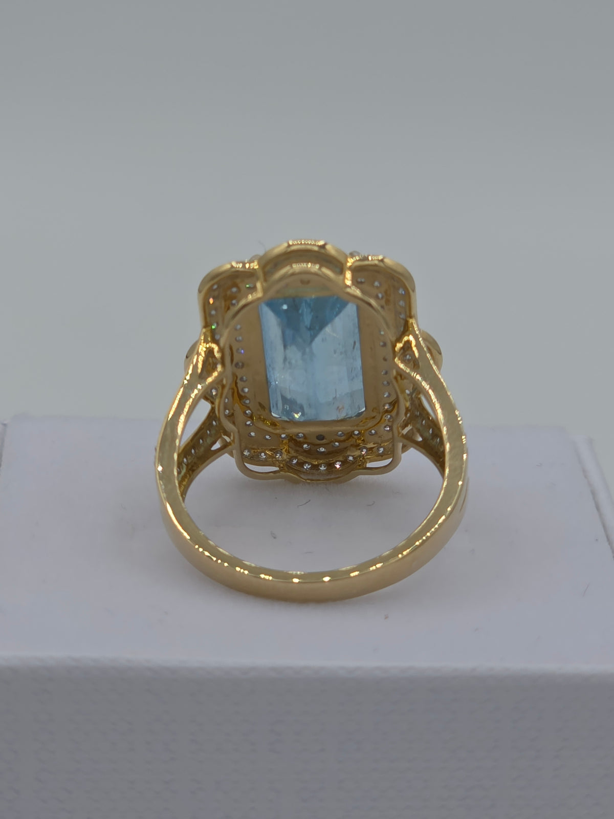 The Aquamarine Empress | 14ct Yellow Gold, Aquamarine & Diamond Ring